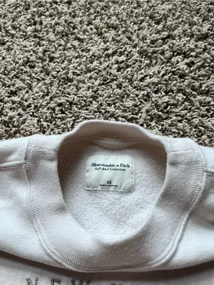 Abercrombie & Fitch NYC Embroidered Crewneck Sweatshirt thumbnail 3