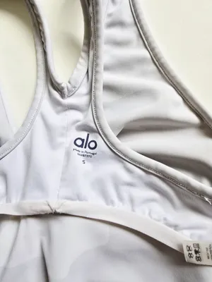Alo Yoga Wild Thing Sports Bra Womens Small White Ruched Racerback Gym Workout thumbnail 5