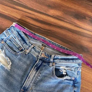 American Eagle Mom Straight Jean High Rise Distressed Medium Wash thumbnail 7