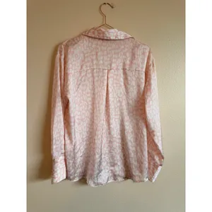 Zara Button Up Shirt Women‎ Small Pink Animal Print Satin Relaxed Blouse thumbnail 8