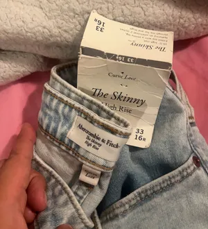 Abercrombie The Skinny High Rise Curve Love thumbnail 4