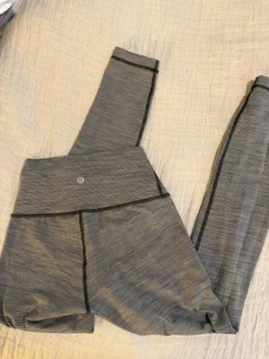 Lululemon Leggings size 4 thumbnail 1