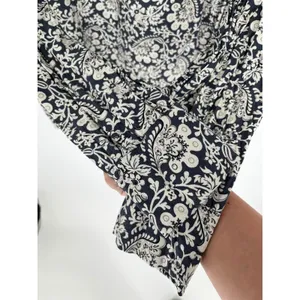 LOFT Blouse Women L Navy Blue White Floral Paisley Long Sleeve Keyhole Back thumbnail 5