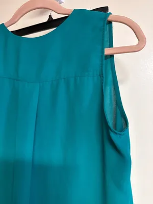 Adrienne Vittadini Sleeveless Teal V-Neck Blouse Womens Medium Lightweight Polye thumbnail 7