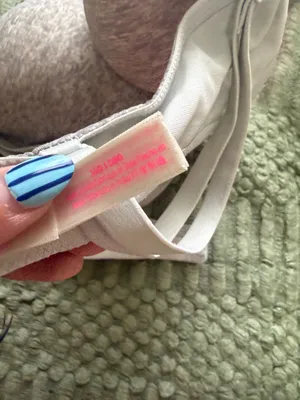 PINK - Victoria's Secret Bra thumbnail 2