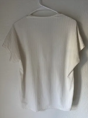 Women’s White Textured V-Neck Short Sleeve Top Size Medium thumbnail 3