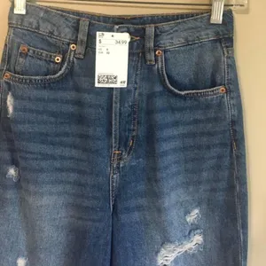 NWT H&M divided‎ size 0 jeans thumbnail 2