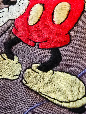 {L} Vintage Disney Mickey Mouse & Co Classic Legend Lavender Sweatshirt thumbnail 8