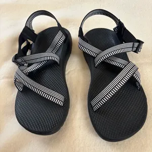 Chacos Black Women's Strappy Outdoor Sandals with White Stripe Detail Size W10 thumbnail 1