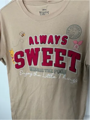 Disney Winnie the Pooh Beige Red Short Sleeve Tee S thumbnail 4