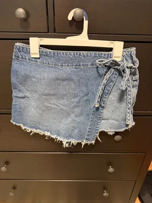 We The Free Emmy Denim Skort in Misty Blue thumbnail 3
