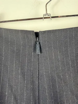 Aritzia Wilfred Twill A-line mini skirt pinstripe in grey and white size 6 thumbnail 6