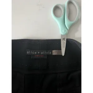 Alice + Olivia Black Trouser Cotton Blend Shorts Size 6 thumbnail 3