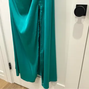 Hello Molly Luxury Affair Satin Maxi Dress Off Shoulder Green 8 Prom Wedding thumbnail 8