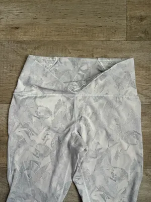 Lululemon Train Times HR Tight 25" Sz 10 thumbnail 6