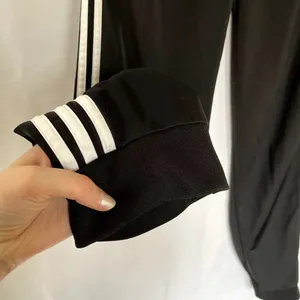 Adidas black and white casual athletic pants‎ zipper pocket women's size medium thumbnail 4