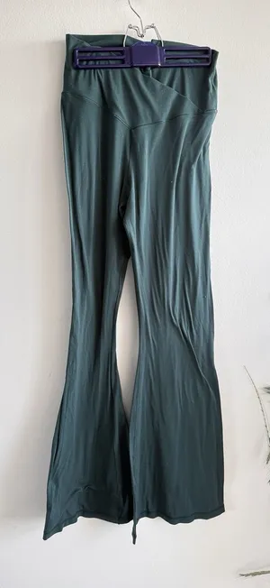 OFFLINE‎ by Aerie Real Me High Waisted Crossover Flare Leggings Green XL thumbnail 1