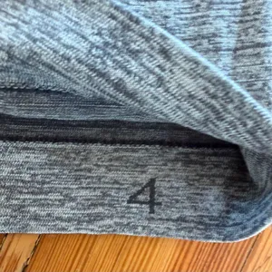 Lululemon Swiftly Tech Long Sleeve Crew 2.0 in Slate/White Size 4 thumbnail 8