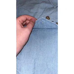 Vintage foxcroft denim/ chambray button with safari embroidery zoo denim animals thumbnail 6
