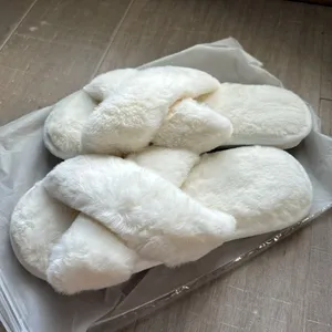 White Fuzzy Slippers Bridesmaid Wedding Shoes Sz 8 thumbnail 2