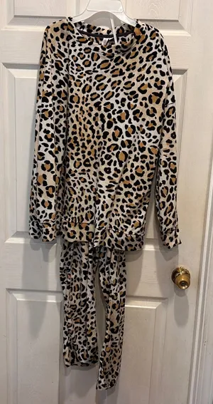 Joyspun Womens Leopard‎ Print Lounge Set Long Sleeve Top Pants Sleepwear Large thumbnail 1