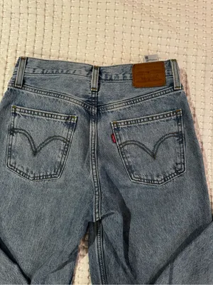 Classic Women’s Levi’s Jeans thumbnail 6
