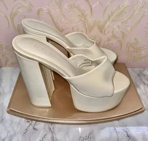 White platform heels size 7 women’s thumbnail 4