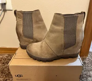 Booties thumbnail 1
