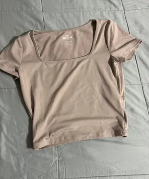 Hollister thumbnail 1