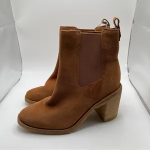 NWOBLauren Ralph Lauren Marianna Suede Waterrepellent Chunky Heel Ankle Boot 5.5 thumbnail 2