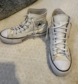 Women’s Converse Platform thumbnail 1