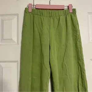 Brandy Melville Green Rosa Sweatpants thumbnail 4