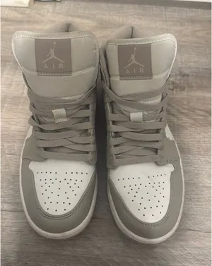 Grey Jordan  thumbnail 5