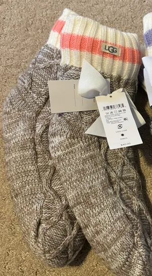NWT Slipper Socks thumbnail 1