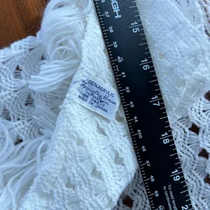 Mid Century Vintage 70s Specialty House Fashion White Crochet Shawl Open Weave thumbnail 3