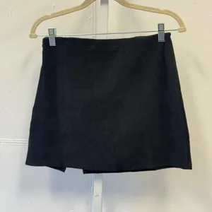 NWT Boutique COCCKO‎ Black Corduroy Wrap Mini Skort Medium Side Slit Academia thumbnail 2