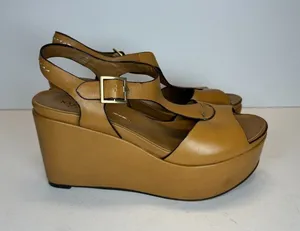 Naked Feet Bardi Platform Wedge Sandals Womens 7.5M Tan Leather T-Strap Summer thumbnail 1