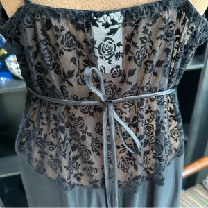 Vintage 1980s In Bloom Nightgown – Size L – Black Nylon with Rose Lace Bust thumbnail 9
