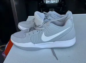 Nike Basketball Shoes thumbnail 1