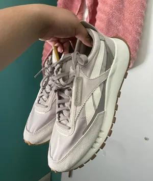Reebok Tennis Shoes thumbnail 1