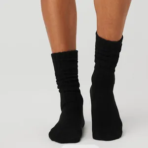 NWT Alo unisex scrunch socks in black size medium thumbnail 7