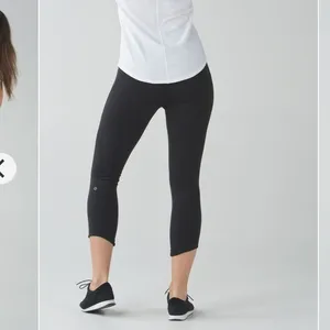 Lululemon‎ exquisite crop high rise black 2 thumbnail 14
