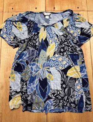 CJ Banks Women's Plus Size 1X Blue Floral Print Smocked‎ Neck Short Sleeve Shirt thumbnail 1