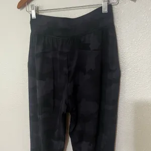 Lululemon Ready to Rulu High-Rise Jogger WOMENS 4 in Heritage 365 Camo Deep Coal thumbnail 5