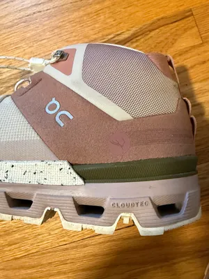 On Cloudtrax Rose/Ivory hiking sneakers thumbnail 14