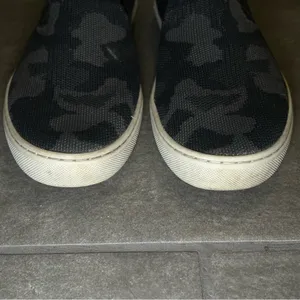 Rothy’s The Original Gray Camo Knit Slip On Sneakers Women’s Shoe Size 7 thumbnail 6