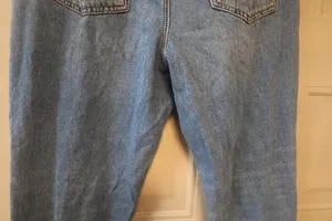 American Eagle Outfitters mom jean raw hem jeans denim in blue size 14. thumbnail 13
