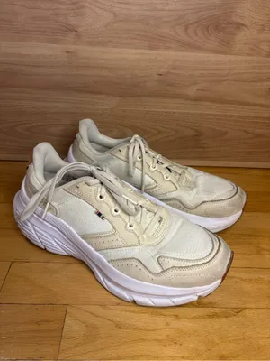 Saucony Guide Metro Sneakers in Cream - Size 10.5 thumbnail 2