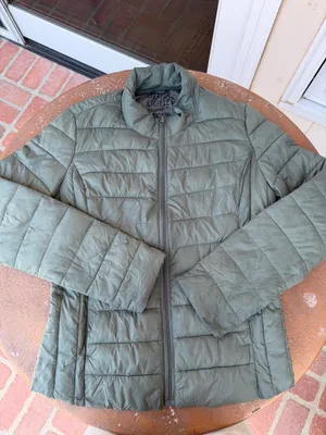Olive green ultra light puffer jacket with zipper pockets sz M women #puffer #winterwear #outdoors thumbnail 5