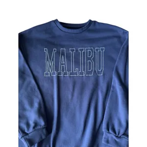 Malibu California Sweatshirt Navy Blue Crewneck Pullover Women’s Size L Fleece thumbnail 3